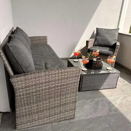 Mama Lu * Kaštel Stari